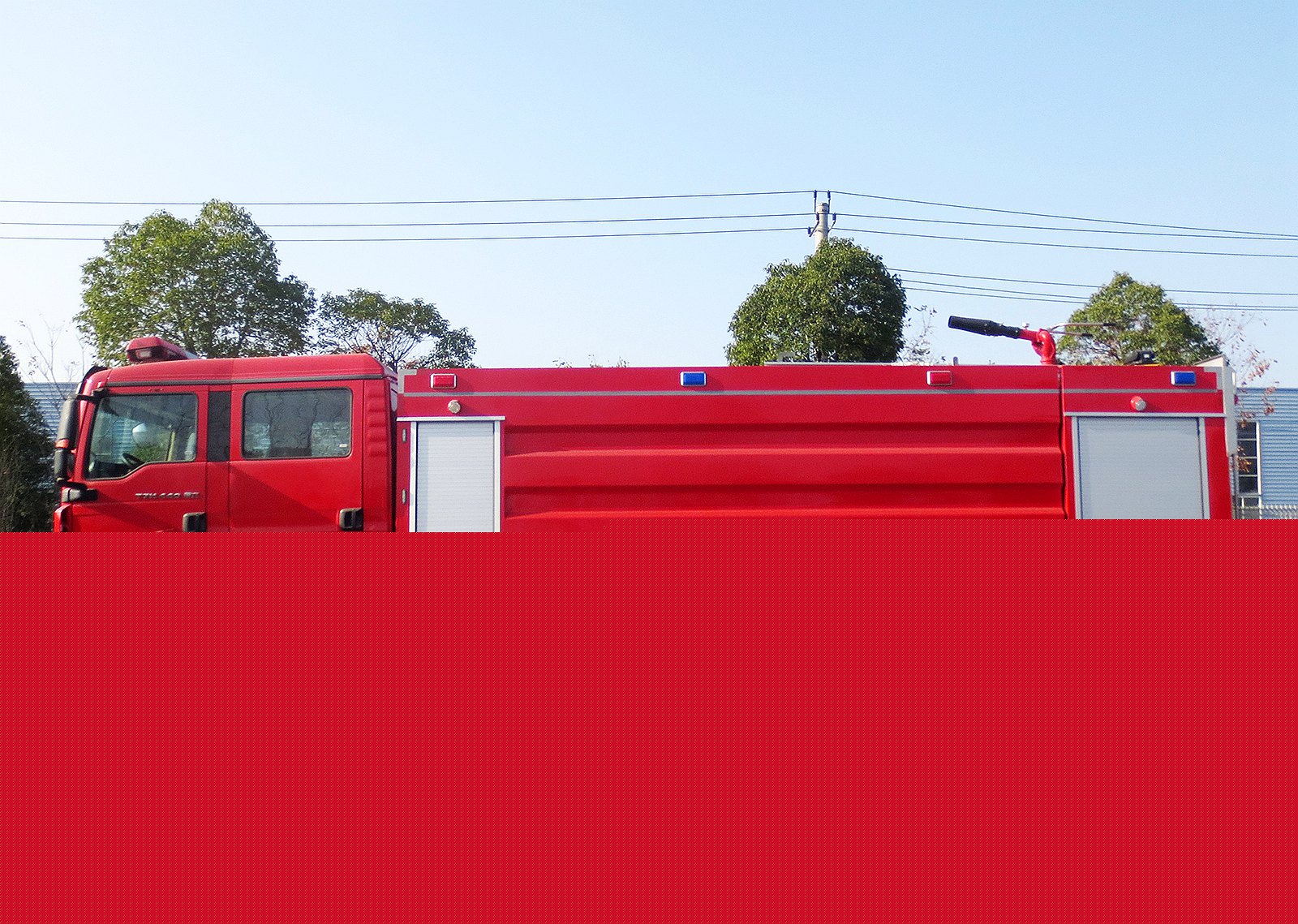 國六豪沃后雙橋16立方泡沫消防車